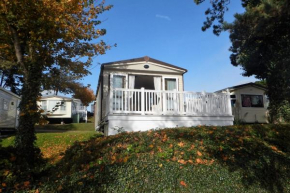 Family Seaside Retreat Private Stay at 5-Star Rockley Holiday Park Poole